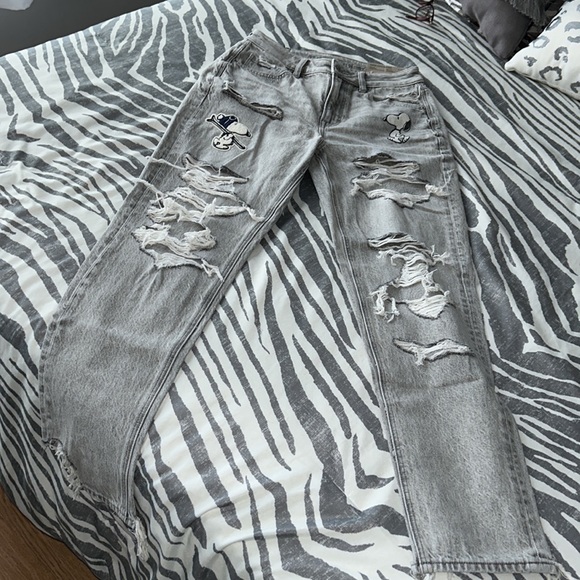 Peanuts American Eagle Mom Jeans - Picture 2 of 7